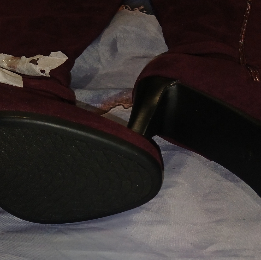 Knee-High Boots - Picture 5 of 6